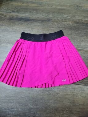 ALO Yoga Vibrant Pink Aces Tennis Skirt